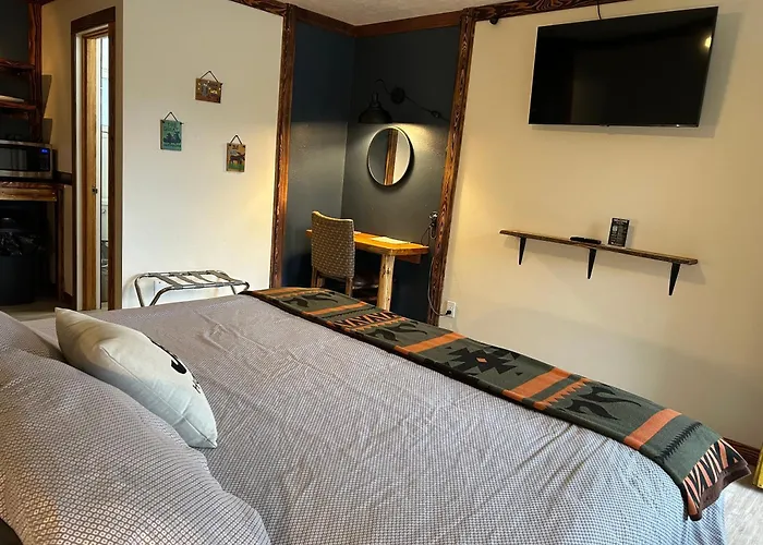 Columbia Point Resort