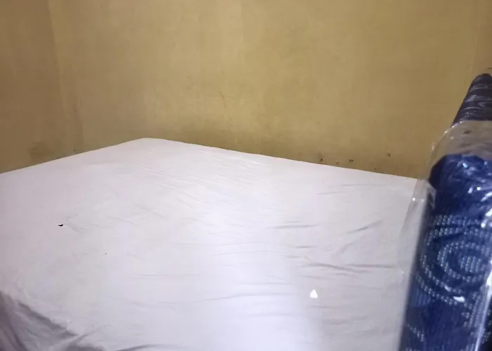 Oyo 93073 Penginapan 69