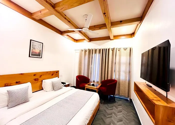 Dwaper Retreat A Premium Property Near Mall Road Mussoorie