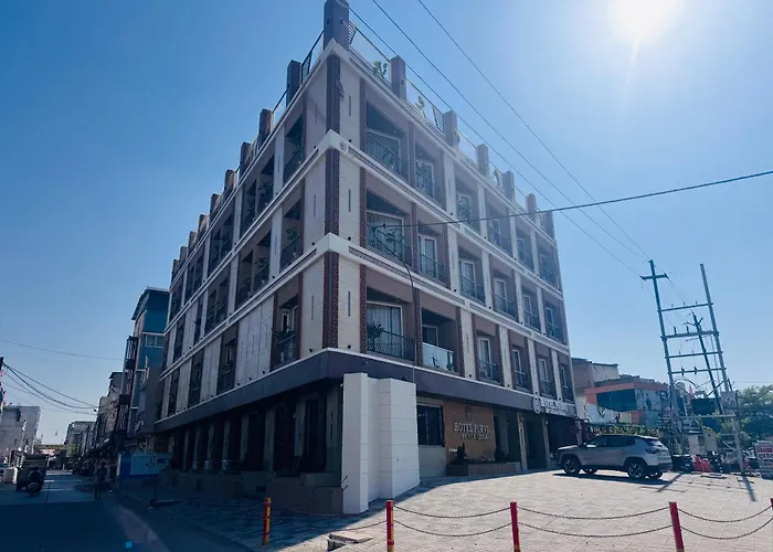 Hotel Purvi By Vilaasitaa Arvindo Indore