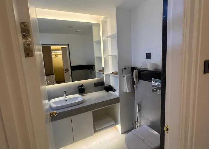 Divine Oak Stay