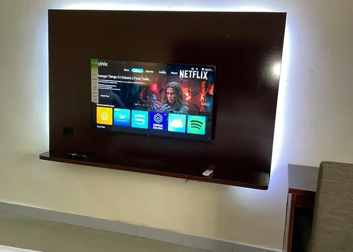 Axari Hotel & Suites