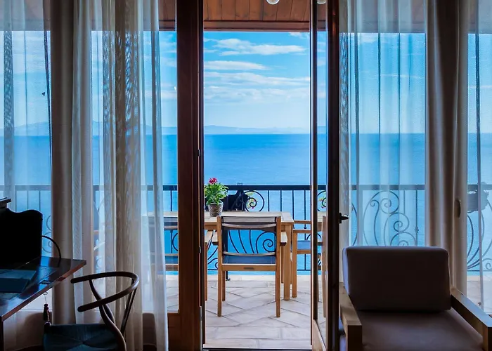 Kshira Oasis Qeparo - Boutique Beachfront Suites & Restaurant