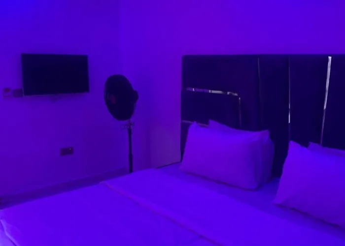 02 Hotel And Suites