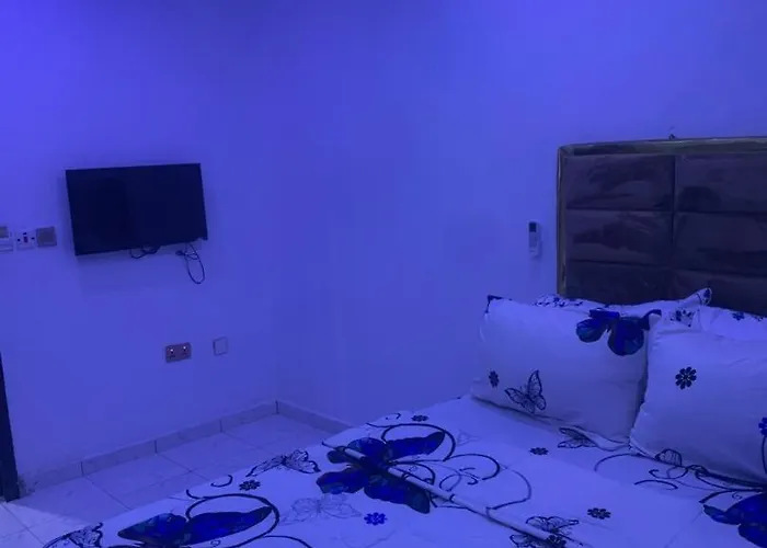 02 Hotel And Suites