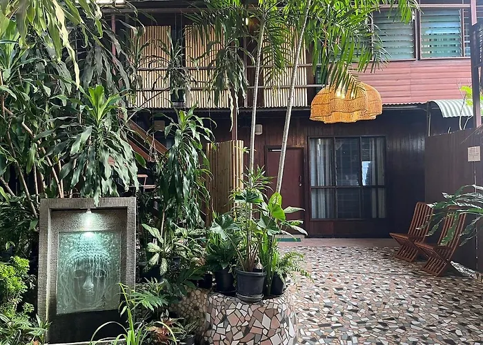 Raintree Lodge