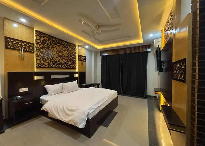 Crystal Crown Hotel