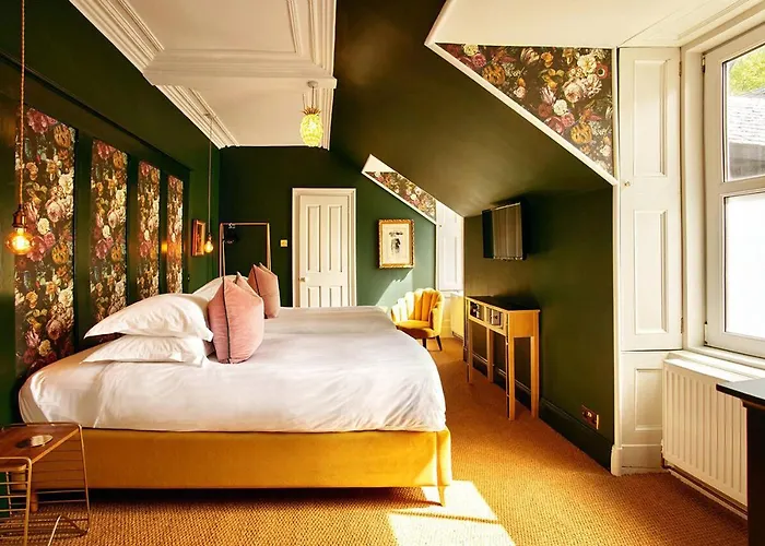 Foyers Lodge