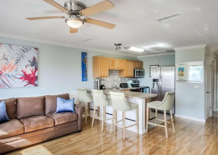Canal Place 206