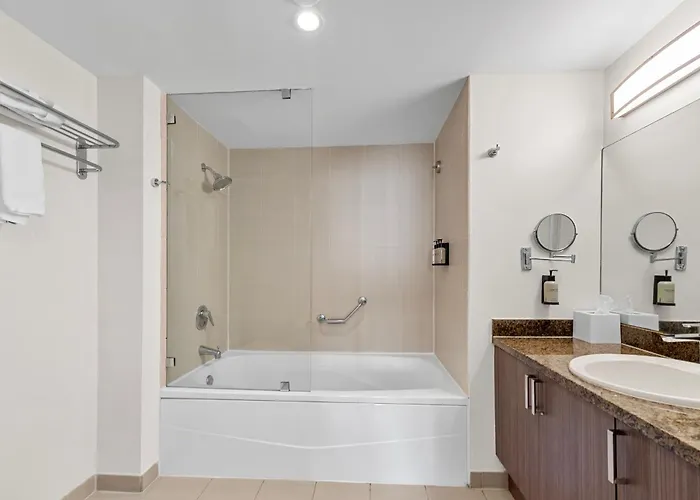 Arya Hotel & Suites