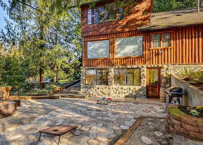 Walk To Beach! Scenic 'Wine Studio' In Gig Harbor