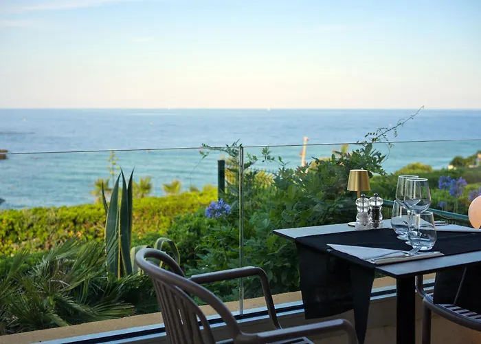 "Cap Riviera" Hotel & Restaurant Saint Aygulf
