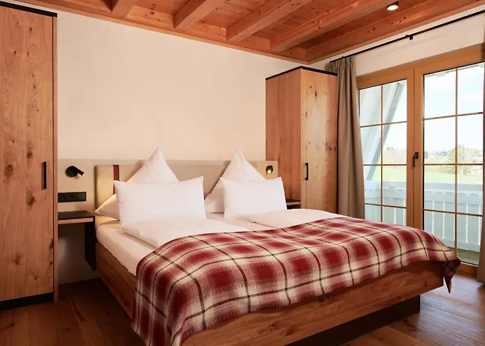 Landhotel Haringerhof mit Saunawelt und Naturbadeteich