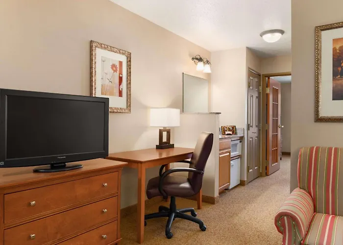 Country Inn & Suites By Radisson, Sycamore, Il