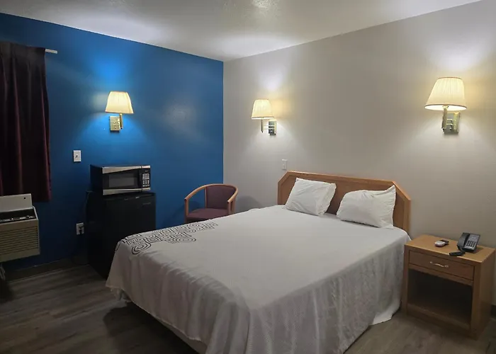 Economy Inn & Suites