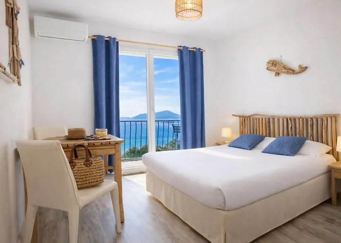 Hotel Almanarre Plage - Hotel Eco-Responsable Face A La Mer