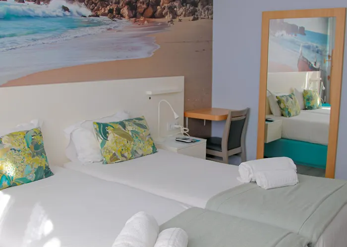 Golden Beach Guest House & Rooftop Bar