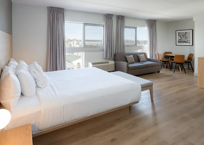 Norwood Hotel