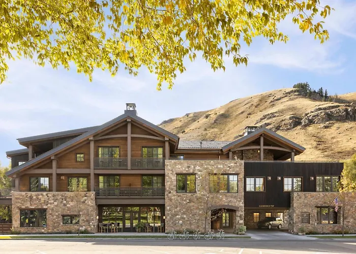 The Rusty Parrot Lodge And Spa