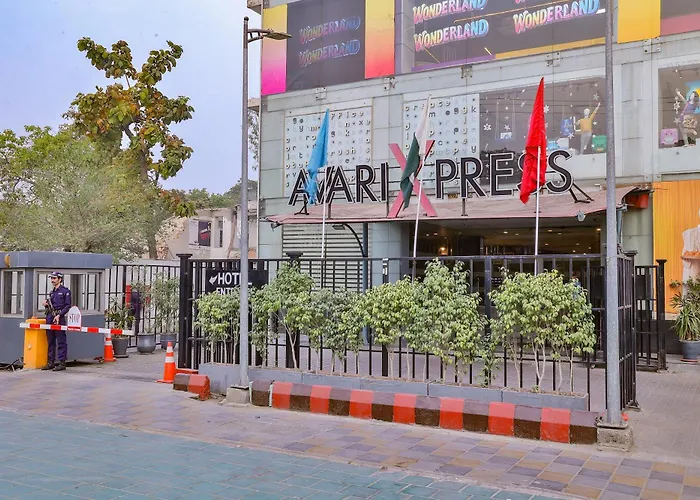 Avari Xpress Gulberg