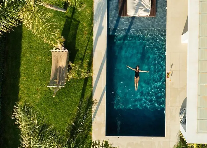 Taf Beach Villas With Tesla Car And Heated Pool
