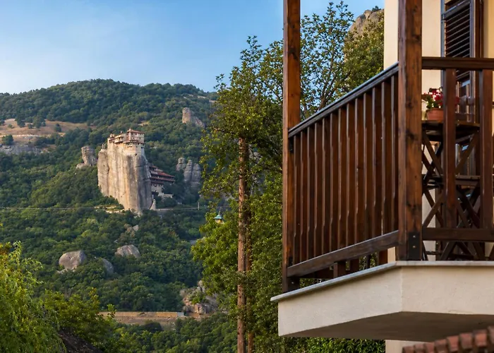 Hotel Doupiani House