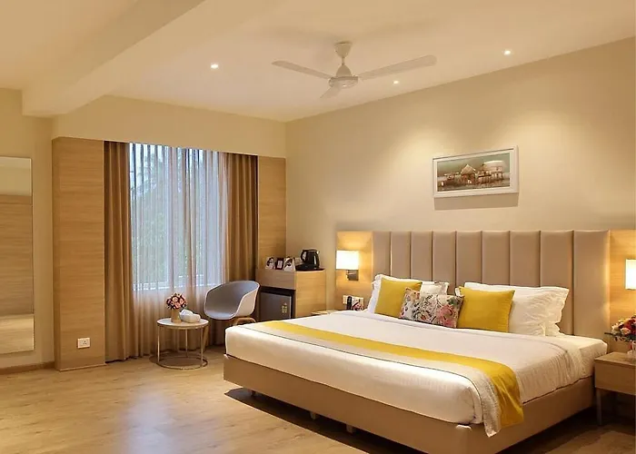 Crystal Plaza Luxury Business Hotel