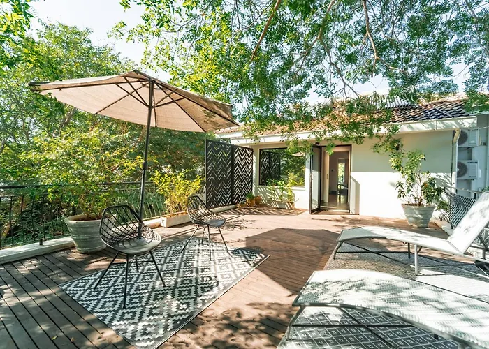 Nkosi Guest Lodge