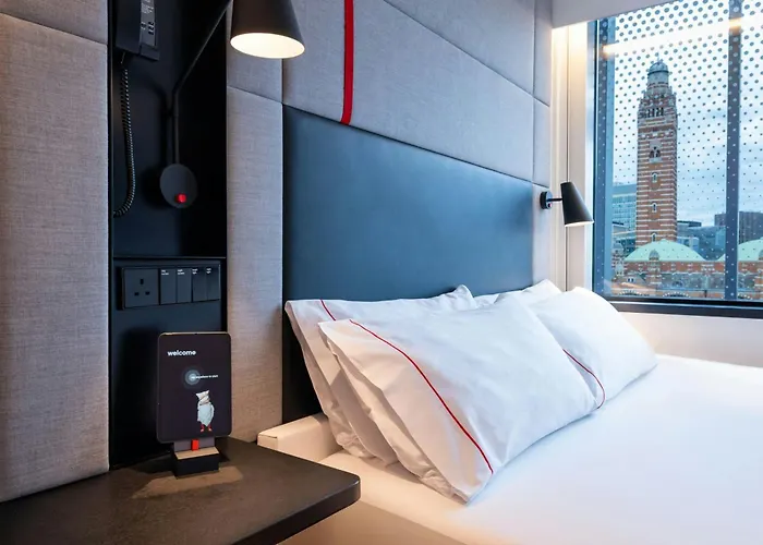 citizenM London Victoria Station