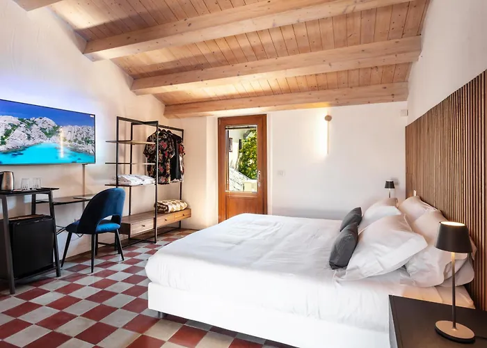 Reef Suites