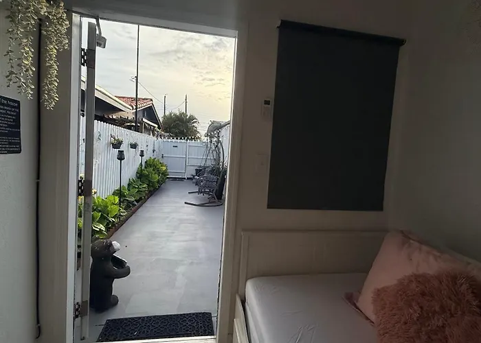 Tiny Place W Private Hot Jacuzzi 7 Min To Miami International Airport
