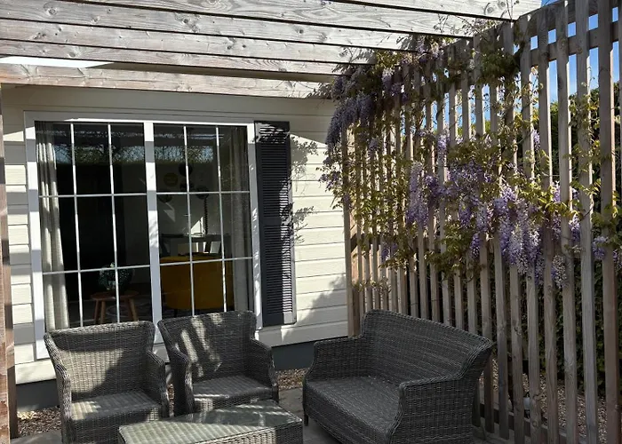Thuizinouddorp Chalet Oester No 29 & Chalet Parel No 30