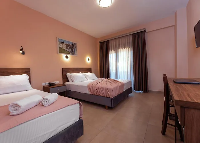 Old Nikiti'S Hotel