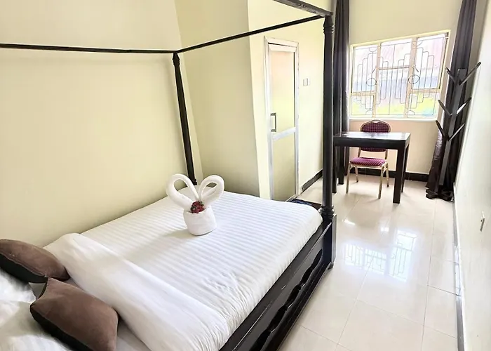 Cajanus Inn & Safaris