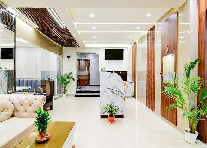 Super Townhouse Kaikhali Near Airport