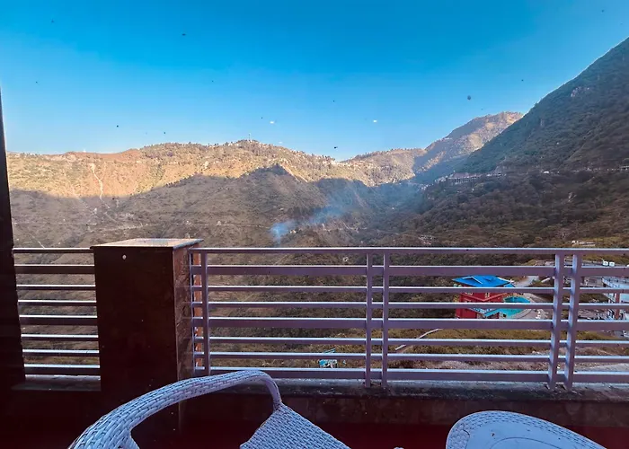 Sach Queen Hills Hotel & Resort Near Kempty Fall