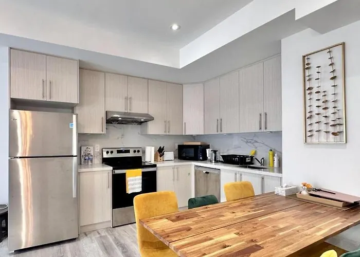 Bentley Commons Fallsview - Luxury 4 Bedroom 4 Bath Townhouse