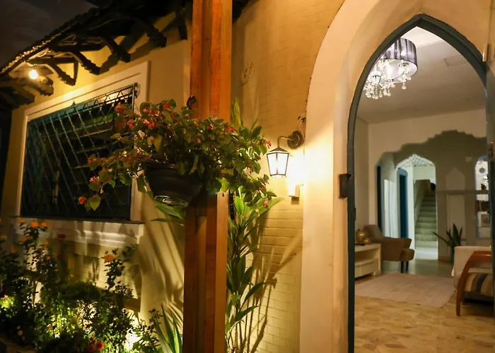 Hostel Castell Di Madre