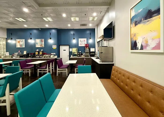 Best Western Plus Suites Hotel - LAX Airport LA Stadium