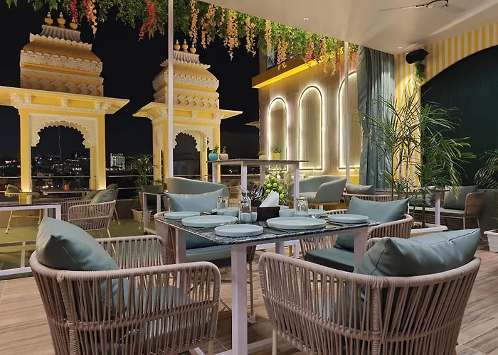 Hotel Mandiram Palace