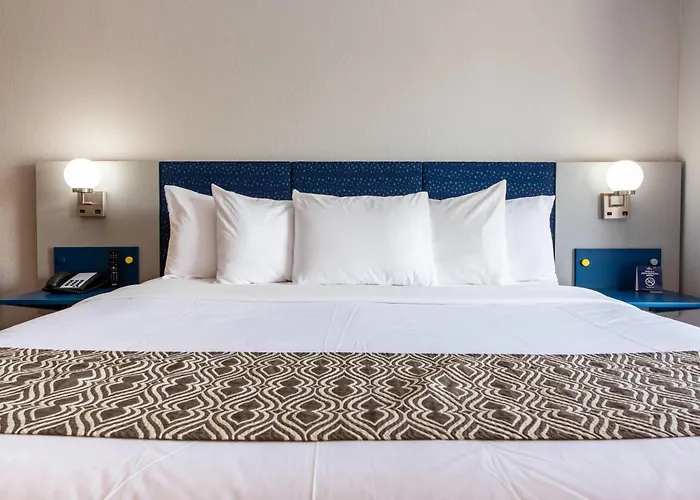 Microtel Inn & Suites By Wyndham London