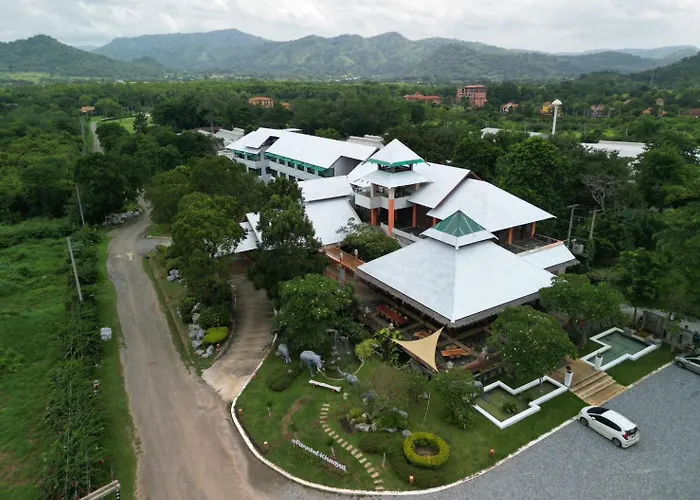 โรงแรมเขาใหญ่ฟ้าใส Khaoyai Fahsai Hotel