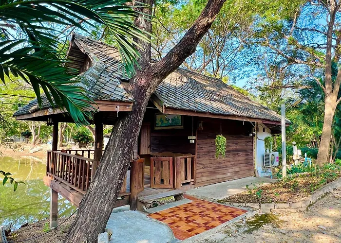 Baan Suan Ruen Chan Hom บ้านสวนเรือนจันทร์หอม
