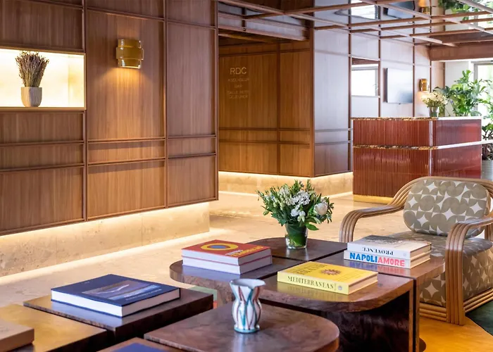 Hotel Ventura Saint-Tropez, Tapestry Collection By Hilton