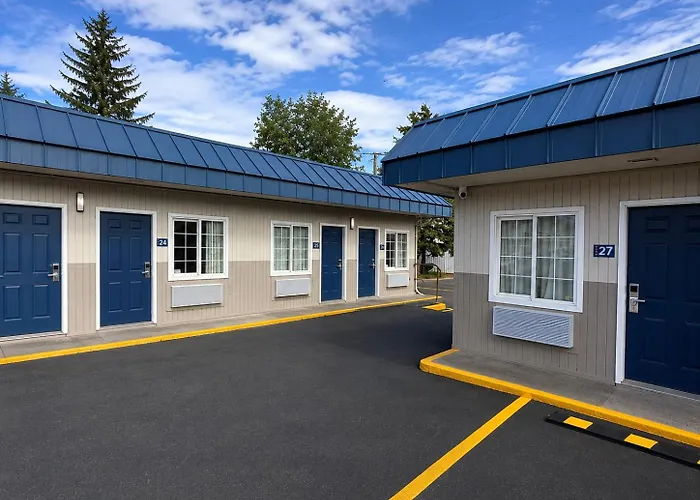 Royal Gateway Motel