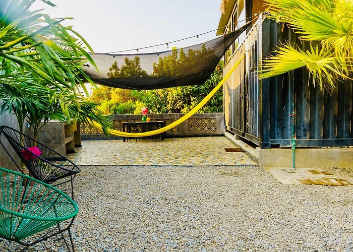 Cabane Container Hotel - Adults Only