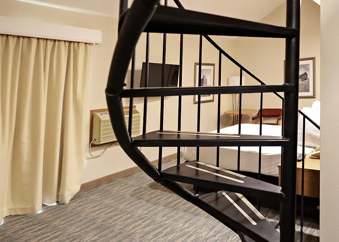 Rivertree Inn & Suites