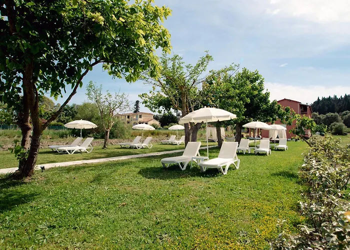 Melador Beachfront Studios & Apartments
