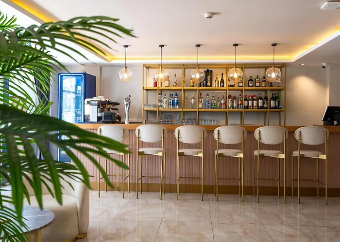 Fifty5 Suite Hotel