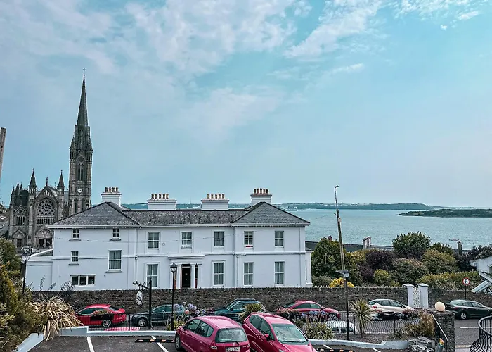 Bella Vista Hotel & Self Catering Suites